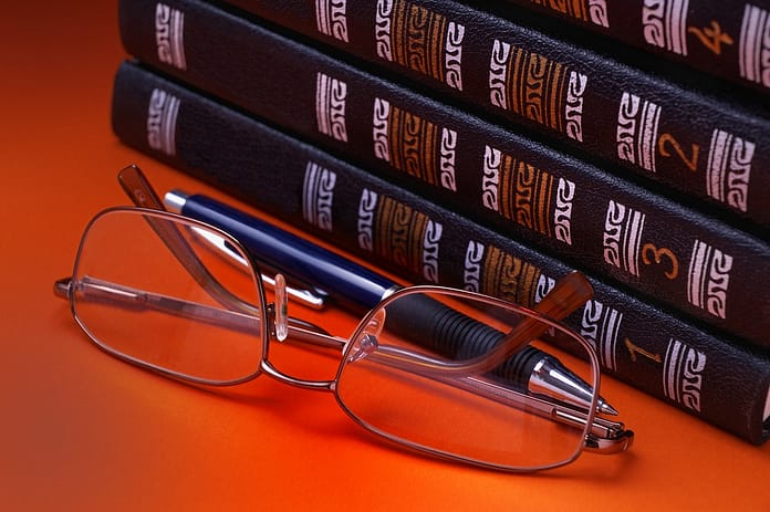 glasses-4847733_1280